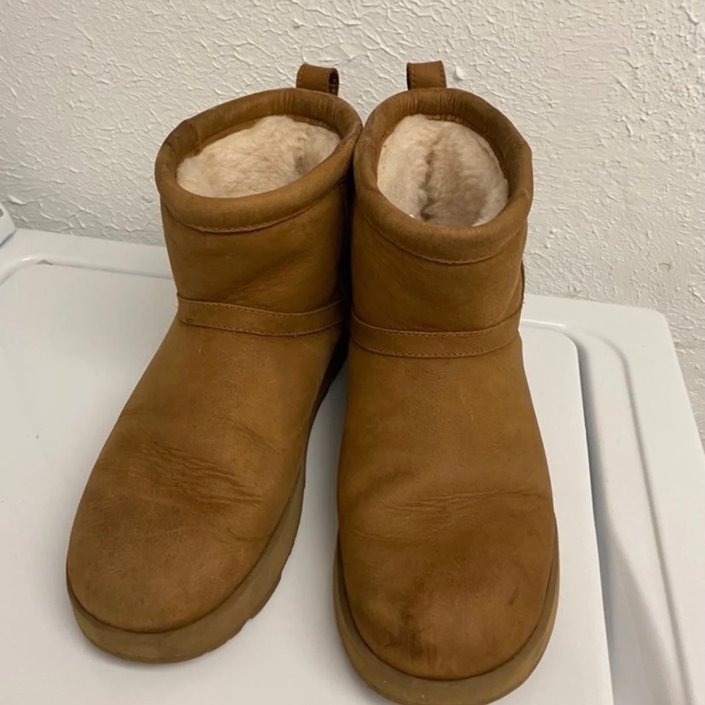 Water proof short UGG’s